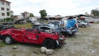 Malatyada depremde 200 milyon TL değerindeki 245 araç hurdaya döndü