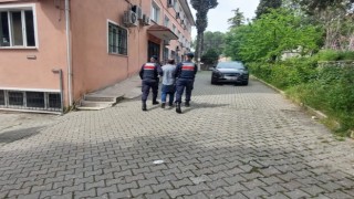 Manisada hakkında hapis cezası bulunan 2 kişi tutuklandı