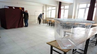 Manisada seçim sandıkları kurulmaya başlandı