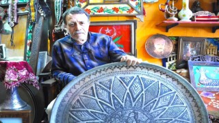 Mardinde yok olmaya yüz tutan sanatı ayakta tutmaya çalışıyor