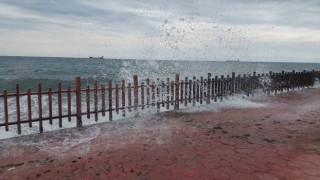 Marmara Denizi ulaşımına poyraz engeli