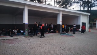 Marmariste Jandarma ekipleri 96 düzensiz göçmen yakaladı