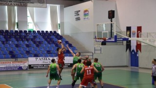Master basketbolcular Marmariste ter döktü