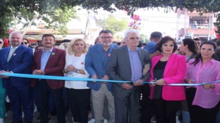 Menemende çilek tadında festival