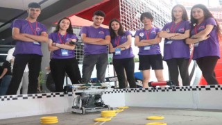 Mersin Büyükşehir Belediyesi Robotics takımı Vex Robotıcs turnuvasına katıldı