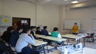 Meslek lisesi öğrencileri üniversiteyi gezdi