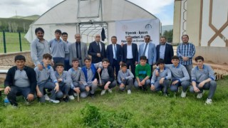 Mesleki ve Teknik Anadolu Lisesi serası üretime başlıyor