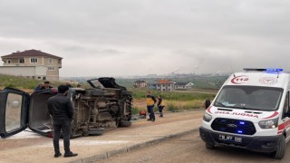 Minibüsün takla attığı anlar kamerada: 3 yaralı