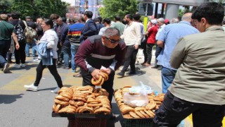 Mitingler simitçilerin yüzünü güldürdü