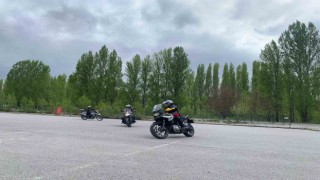 Motosiklet derneği kapalı alanlarda hâkimiyet dersi yaptı