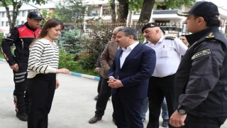 Motosikletle bisiklet çarpıştı 3 kişi yaralandı