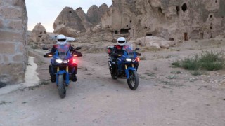 Motosikletli jandarma timleri tarihi mekanlarda kuş uçurtmuyor