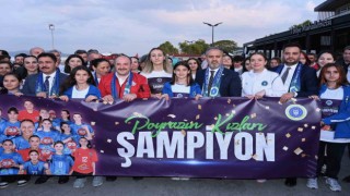 Mudanyada ‘Poyraz coşkuyla esti