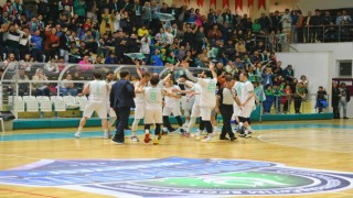 Nefes kesen karşılaşmada Çayırova Belediyesi Basketbol Takımı yarı finale yükseldi