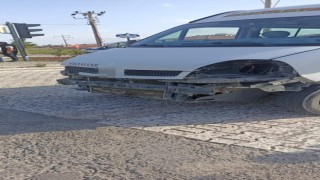 Nevşehirde işçi servisi ile öğrenci servisi çarpıştı: 8 yaralı