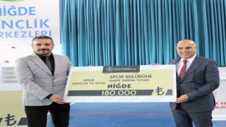 Niğdede amatör spor kulüplerine 1 milyon yardım yapıldı