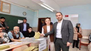 Niğdede protokolü oylarını kullandı