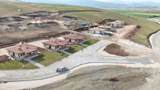 Nurdağında köy evleri hızla tamamlanıyor