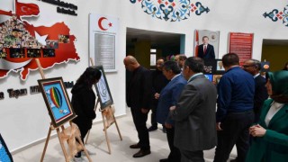 Öğrenciler eserlerini sergiledi
