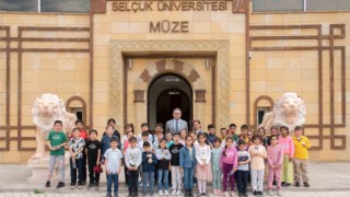 Öğrenciler, Selçuk Üniversitesi Müzesini gezdi