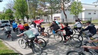 Öğrencilerden bisikletle 19 Mayıs turu