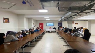 Öğrencilere meslek tanıtımı semineri düzenlendi