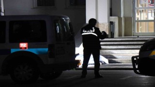 Okulun bahçesinde fenalaşan öğrenci velisi hayatını kaybetti