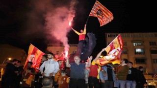 Oltuda Galatasaray taraftarının şampiyonluk kutlaması