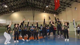 Oltuda voleybol rüzgarı esti