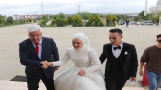 Önce sandığa sonra düğüne gittiler