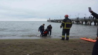 Orduda bunalıma giren genç iskeleden denize atladı