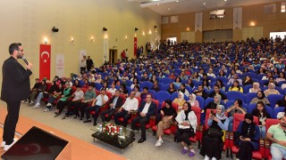 Osmaniye'de Sınav öncesi gençlere motivasyon semineri