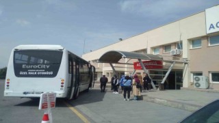 Otobüs şoförü bayılan genç kadını hastaneye yetiştirdi