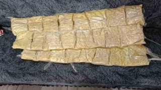 Otobüsteki 2 yolcunun üzerinden 10 kilogram eroin çıktı