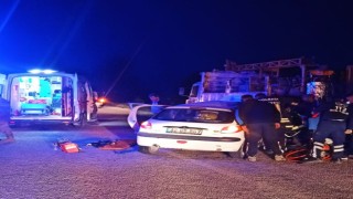 Otomobil arıza yapan kamyona çarptı: 1 ölü, 1 yaralı