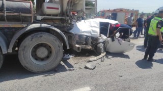Otomobil, beton mikseri ile çarpıştı: 1 yaralı