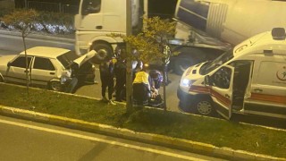 Otomobile arkadan çarptı, 1 yaralı