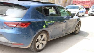 Otomobille çarpışan ehliyetsiz motosiklet sürücüsü yaralandı