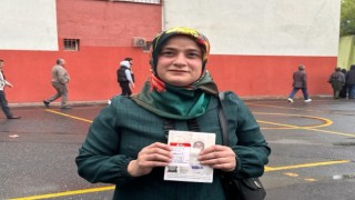 Oy kullanabilmek için Azerbaycandan geldi