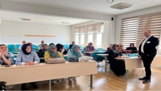 Özel bireylerin ebeveynlerine eğitim