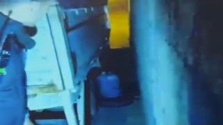 Park halindeki aracın yakıtını çalan şahıs suçüstü yakalandı