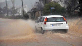 Pazartesi Muğlanın iç kesimlerine şiddetli yağış uyarısı