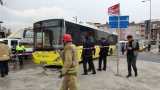 Pendikte İETT otobüsüyle tır çarpıştı: 5 yaralı