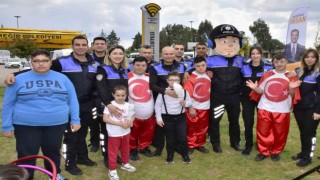 Polis, engelli çocukları unutmadı