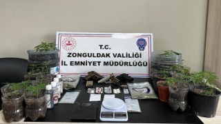 Polisten uyuşturucu operasyonu: 2 şüpheli tutuklandı