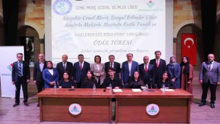 Rektör Aktekin ‘3. Geleneksel Kısa Öykü Yarışması ödül törenine katıldı