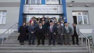 Rektör Çomaklı, fakülte ziyaretlerini sürdürüyor