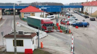 Rusya ve Belarus plakalı tır ve kamyonlara 1 Hazirandan itibaren Polonyaya giriş yasağı
