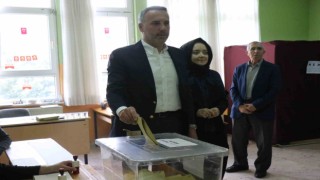 Sakarya AK Parti İl Başkanı Tever oyunu kullandı