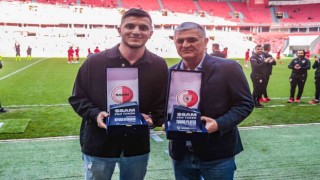 Şampiyon Samsunspora taraftarlardan ödül